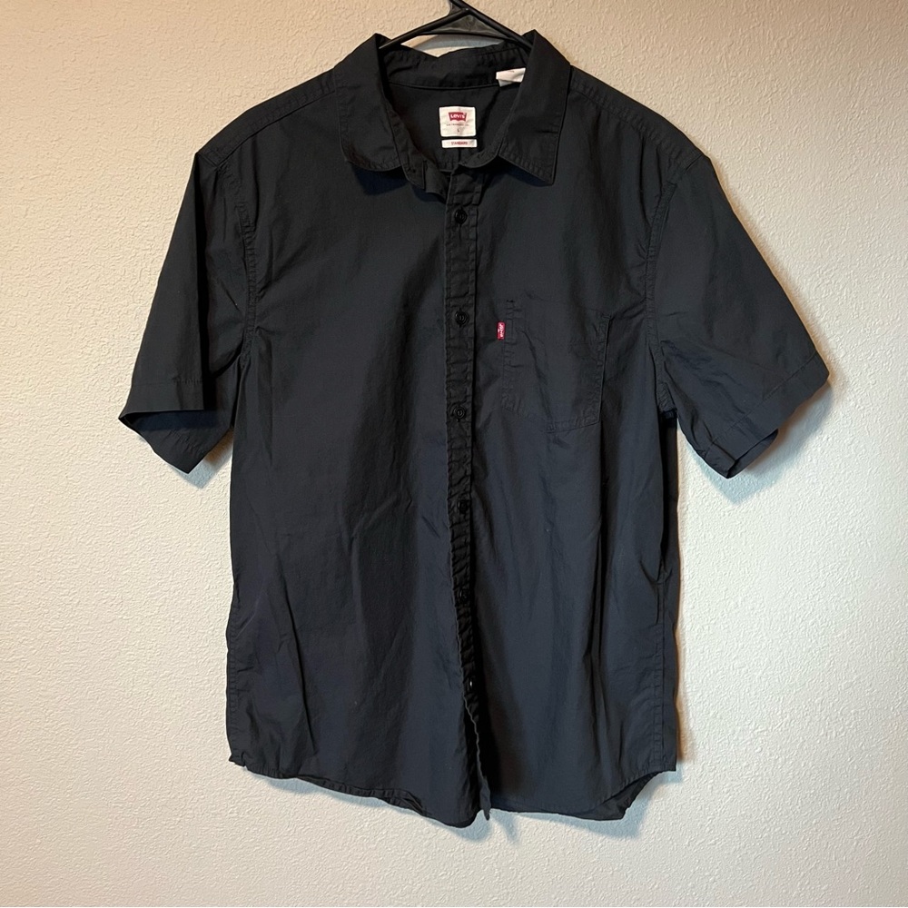 Levi’s black polo